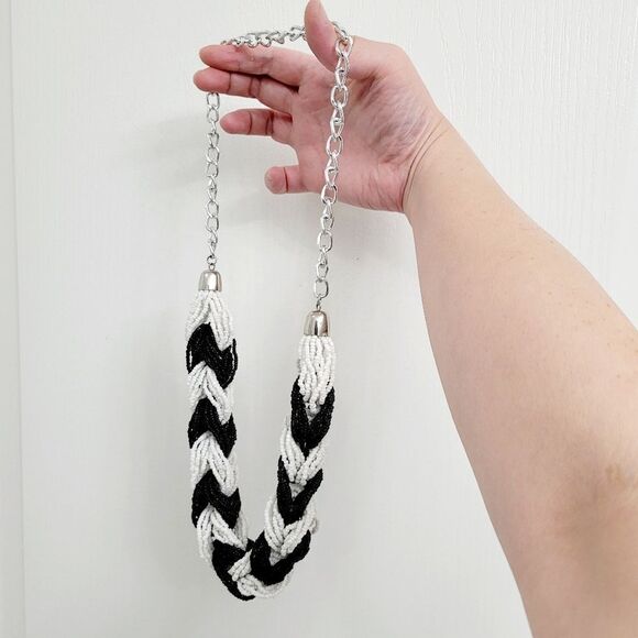 2/$20 Vintage 90s Black & White Cable Twist Silver Tone Necklace - Picture 2 of 9